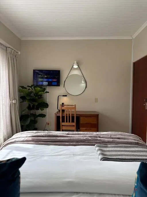 B Shocked Manor - Lux Suites Cape Town 0*,