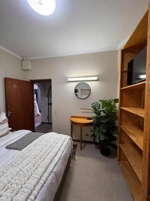 B Shocked Manor - Lux Suites Cape Town 0*,  Güney Afrika