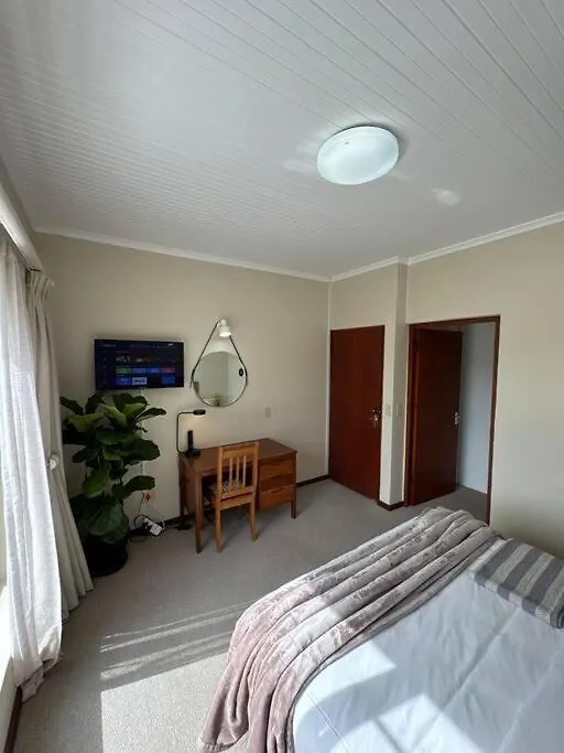 B Shocked Manor - Lux Suites Cape Town