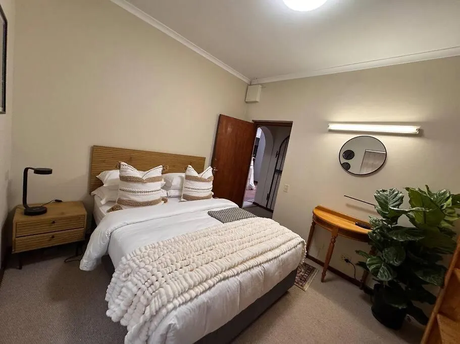 B Shocked Manor - Lux Suites Cape Town 0*,