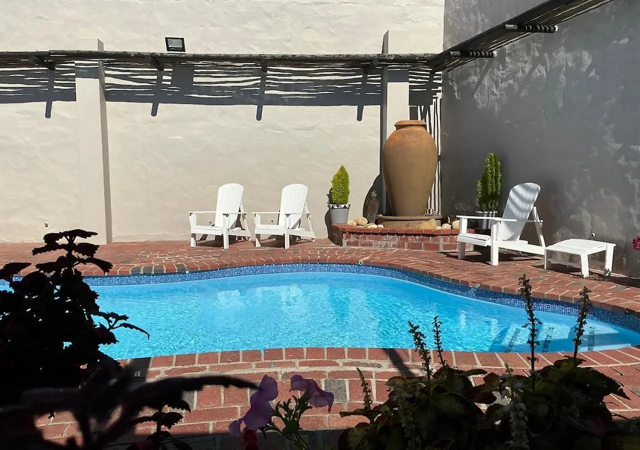 B Shocked Manor - Lux Suites Cape Town