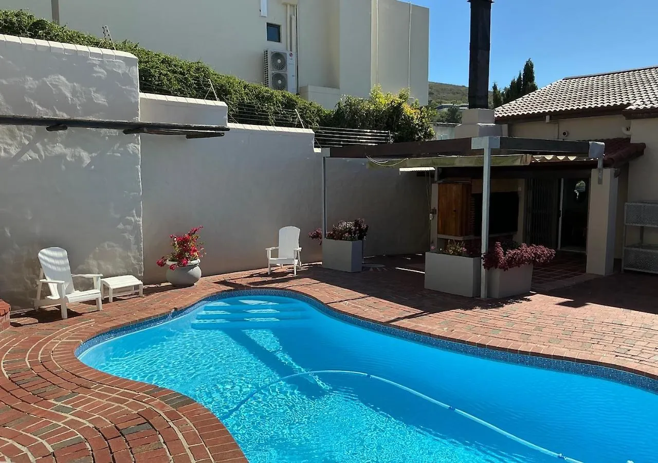 B Shocked Manor - Lux Suites Cape Town