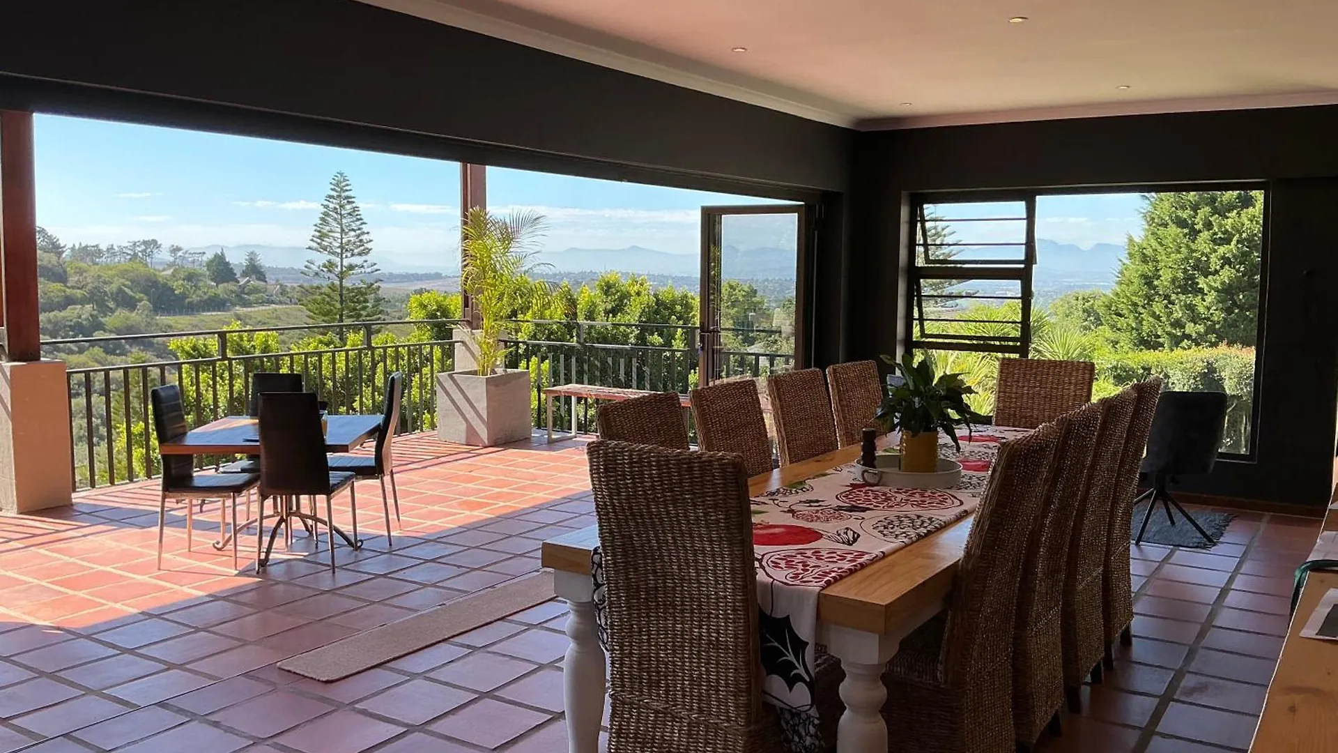B Shocked Manor - Lux Suites Cape Town