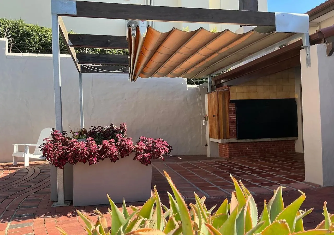 B Shocked Manor - Lux Suites Cape Town