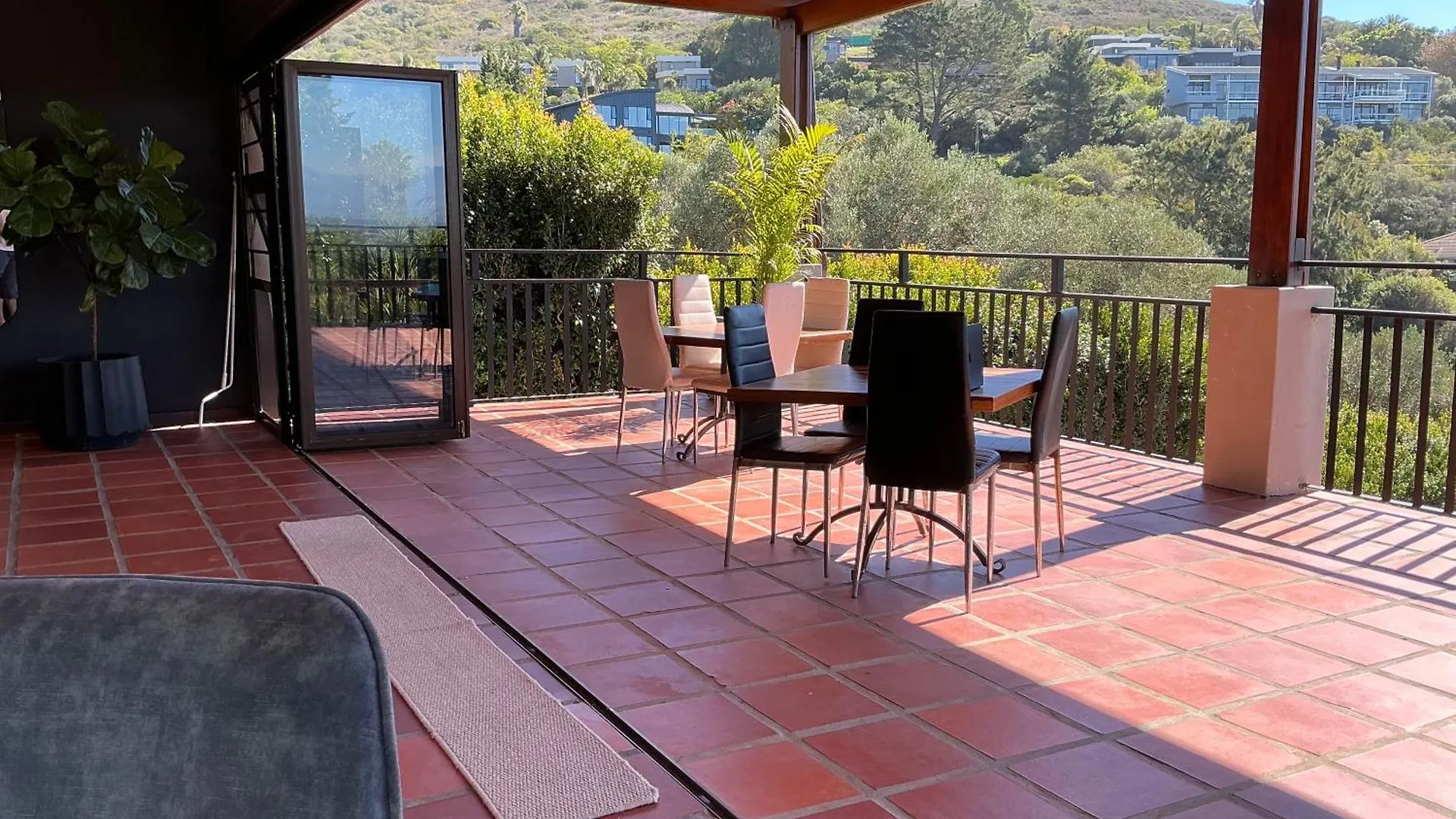 B Shocked Manor - Lux Suites Cape Town